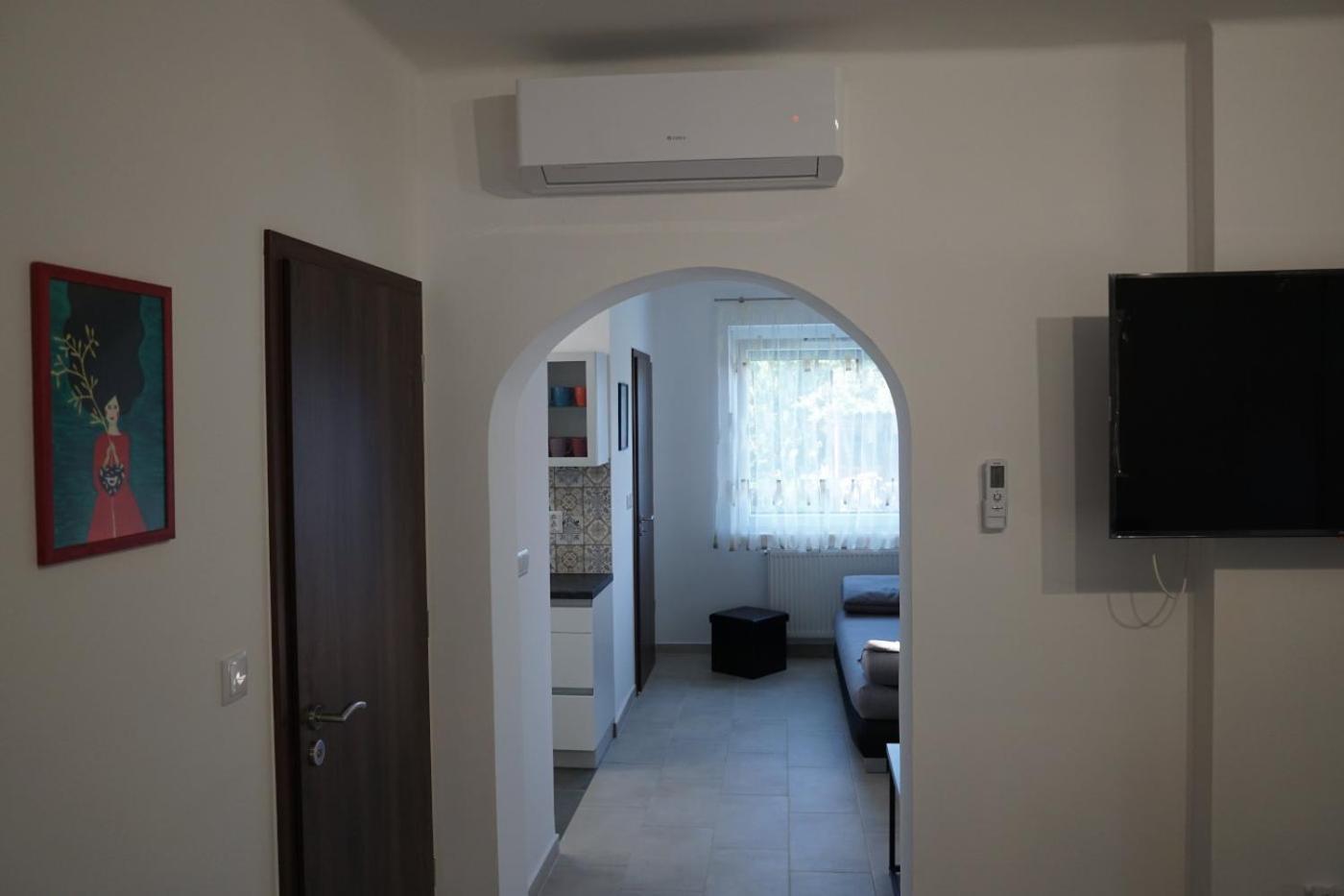 Lali Vendeghaz Hotel Asvanyraro Exterior photo